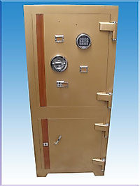 0011XPYG YÜKSEK GÜVENLİKLİ ÇELİKLİ ELEKTRONİK ŞİFRELİ 3 ANAHTARLI ÇELİK PARA KASASI 140*60*50CM 450KĞ ( 1499€ )