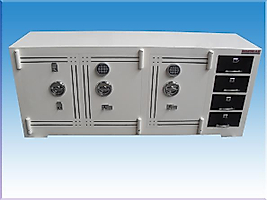 B200K36A4Ç GAZİANTEP BANKO TİPİ 3 KAPAKLI 4 DIŞTAN ÇEKMECELİ YÜKSEK GÜVENLİKLİ 2 ELEKTRONİK ŞİFRELİ KUYUMCU KASASI 80*200*60CM 2.000KĞ ( 2.999€ )
