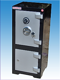 008ÇMA OFİS TİPİ MEKANİK ŞİFRELİ ZIRHLI ÇELİK PARA KASASI 105*47*46CM 220KĞ ( 599€ )