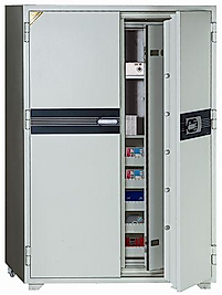 066EG   1245 ADET LTO3 KAPASİTELİ BİLGİ İŞLEM TİPİ ELEKTRONİK ŞİFRELİ İTHAL DATA KASASI DIŞ ÖLÇÜSÜ 1745*1200*720MM ( İÇ 897*402*406MM ) İÇ 460LT 765KĞ ( 7.500€ )