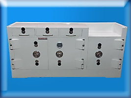 B180A9E1Y ŞANLIURFA MODEL 5 ÖZEL ANAHTARLI PARA SAYMA MAKİNASI KOYMAK İÇİN GİRİNTİLİ YÜKSEK GÜVENLİKLİ BANKO TİPİ KUYUMCU KASASI  80*180*50CM 1800KĞ ( 2700€ )