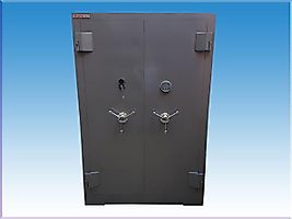 BODRUM TİPİ 10 TÜFEK YERLİ ELEKTRONİK ŞİFRELİ VE ANAHTARLI İÇİNDE PRİZLİ VE İÇİ LED AYDINLATMALI GARDLOP TİPİ TÜFEK VE MÜHİMMAT KASASI 180*120*45CM 300KĞ ( 3999€ )