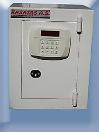 001EB MUĞLA BODRUM SALMAKİS TURİZM OFİS TİPİ BEYAZ LCD EKRANLI TAM DİJİTAL ELEKTRONİK ŞİFRELİ ZIRHLI ÇELİK PARA KASASI 40*30*25CM 39KĞ ( 499€ )