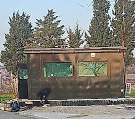 KORUMALI TAŞINABİLİR TİPİ BR7 BALİSTİK BETON KURŞUN GEÇİRMEZ WCLİ VE LAVABOLU  2 KAPILI ÇELİKLİ BR7 NÖBET KULÜBESİ İÇ ÖLÇÜSÜ 240*500*200CM 30TON ( 49999EURO )