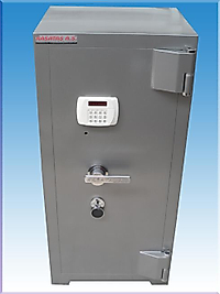 0010BTEKK1EB1A SUDAN OFİS TİPİ YÜKSEK GÜVENLİKLİ ÇELİK PARA KASASI 120*56*48CM 350KĞ ( 1499€ )