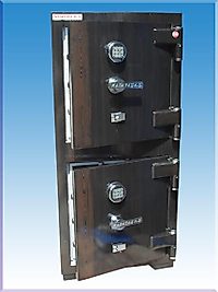 0011Z2EM ALMAN TİPİ ALT ÜST TANK ZIRHLI 2 ADET AMERİKAN ELEKTRONİK ŞİFRELİ ÇELİK PARA KASASI 140*65*55CM 700KĞ ( 2100€ )