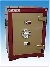 004Z0AT OFİS TİPİ TEKKAPILI YÜKSEK GÜVENLİKLİ OTOMATİK KİLİTLEME TERTİBATLI ÖZEL ANAHTARLI ÇELİK PARA KASASI 70*50*45CM 251KĞ ( 899€ )