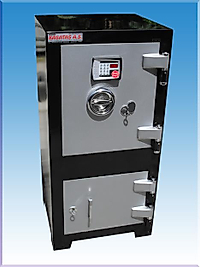 008ÇZEV OFİS TİPİ TAM DİJİTAL TANK ZIRHLI ALTI DOLAPLI ÇELİK PARA KASASI  105*50*45CM 300KĞ ( 999€ )