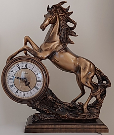 Hediyelik atlI saat ( 999EURO )