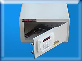 0225NTSBEYAZ OTEL TİPİ BEYAZ ELEKTRONİK ŞİFRELİ MOTORLU TAM OTOMATİK CEU CİHAZI BİLGİ ALMALI OTEL ODA KASASI DIŞ 210*360*250MM 10KĞ ( 89€ )