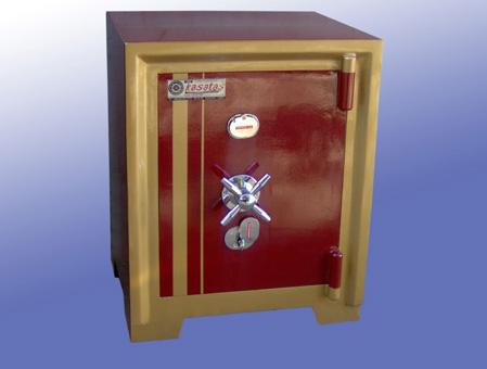 002A EV TİPİ ANAHTARLI ÇELİK KASA 55*44*38CM 105KĞ  ( 499€ )