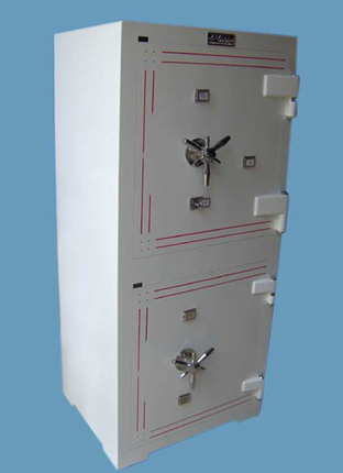 011A2KY SÜPER ÖZEL TANK ZIRHLI YÜKSEK GÜVENLİKLİ ALT KASA  ÜST KASA MODEL ÖZEL ANAHTARLI ÇELİK PARA KASASI 135*50*45cm 700Kg ( 2700€ )