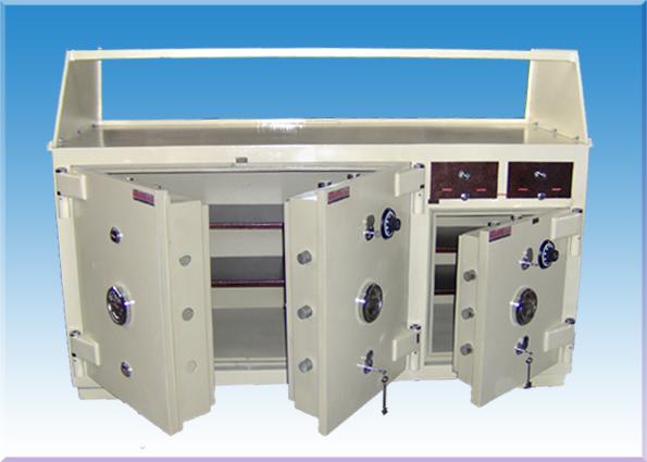 B180K3Ç2M2A6VB Artvin Hopa Kuyumcu Banko Kasası  85*180*60cm  1500Kg  ( 2700€  )