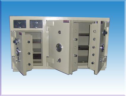 B150ASP ADAPAZARI KUYUMCU BANKO KASASI   85*150*50cm 1500Kg ( 2250€ )