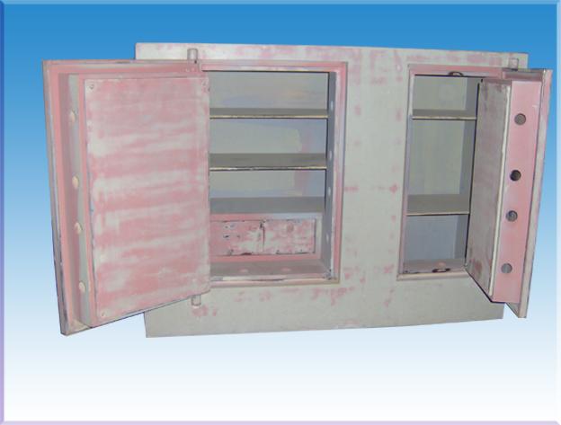 z BOYASIZ  KUYUMCU BANKO KASA 90*120*45CM 750KĞ ( 1800€ )+KDV