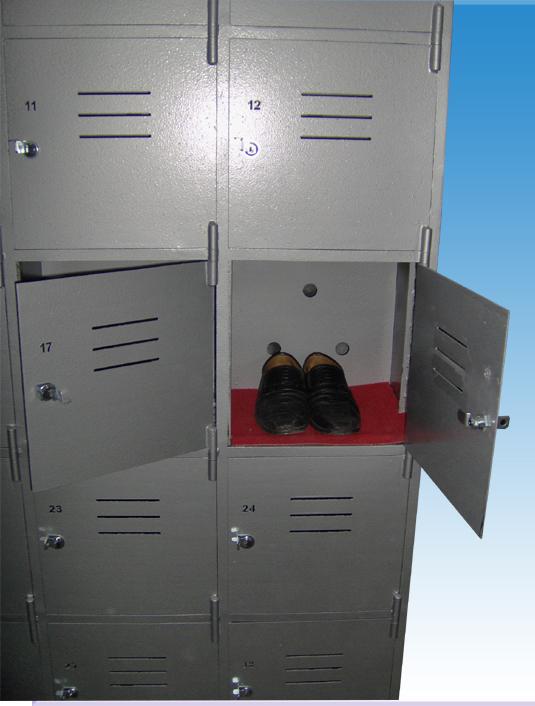 1 GÖZLÜ BALIKESİR EDREMİT ASTSUBAY YUKSEK MESLEK OKULU OGRENCI LOKALI ASKERİYE BOT DOLABI BİNANINN HAVALANDIRMASINA BAGLANABİLEN MODEL ( 99€  )+KDV ADRESE TESLİM ( METAL AYAKKABILIK )