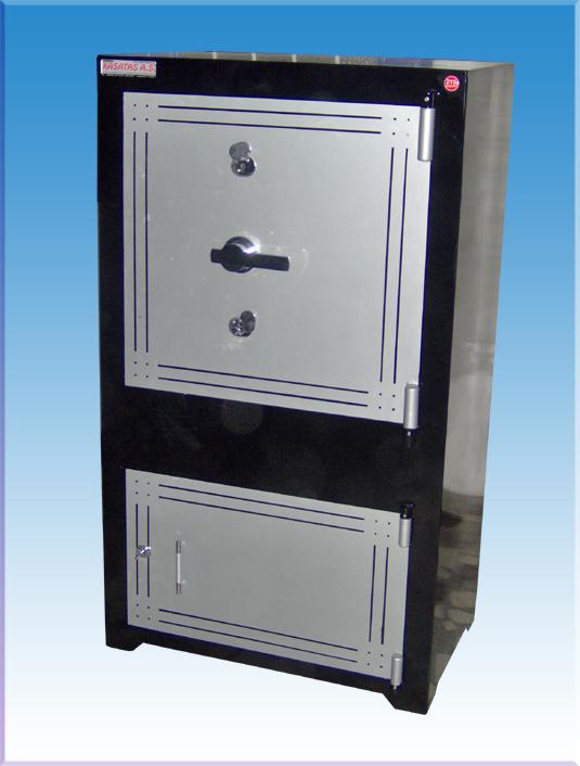 0013A OFİS TİPİ ALTI DOLAPLI ÇELİK PARA KASASI 160*70*50CM 400KĞ ( 1599€ )