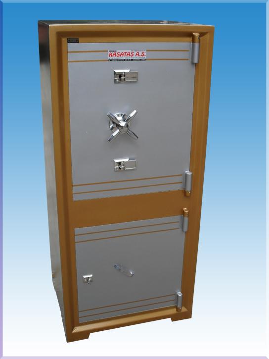 0010A KONYA KARATAY ÜNİVERSİTESİ TİPİ ALTI DOLAPLI İÇİNDE 2 SEYYAR RAFLI ÇELİK PARA KASASI 125*55*45CM 250KĞ ( 1250€ )+KDV ADRESE TESLİM