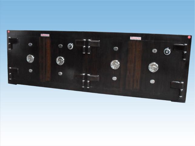 B250K4M2A8YMA KONYA  BANKO TİPİ KUYUMCU KASASI  80*250*70CM 2500KĞ ( 3750€ )