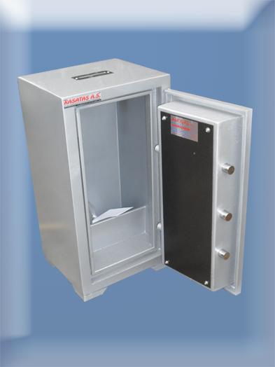 *007FTAKUMBARA FULL VE LUKOİL PETROL İSTASYONU KUMBARA TİPİ ÇELİK PARA KASASI 85*44*38CM 160KĞ ( 850€ )