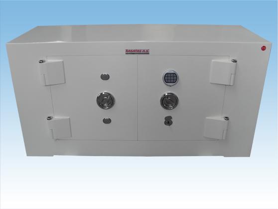 B160K3Ç1M6A 160 CM LİK NEVŞEHİR ÜRGÜP TİPİ OKSİJEN KESMEYE MATKAP DELMEYE KARŞI YÜKSEK GÜVENLİKLİ BANKO KUYUMCU KASASI 80*160*60CM 1.6 TON ( 2399€ )
