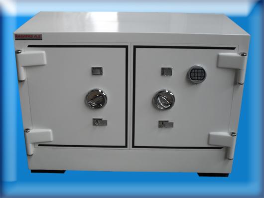 B120K2M1A4METİNX 120CM LİK BANKO TİPİ 4 ANAHTARLI VE MEKANİK ŞİFRELİ BEYAZ RENK KUYUMCU KASASI 80*120*60CM 1200KĞ ( 1.800€ )