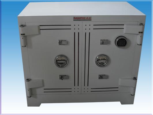 B120K2M1A4METİN 120CM LİK ESKİŞEHİR TİPİ TANK ZIRHLI ELEKTRONİK ŞİFRELİ BANKO TİPİ KUYUMCU KASASI 80*120*60CM 1200KĞ ( 1800€ )