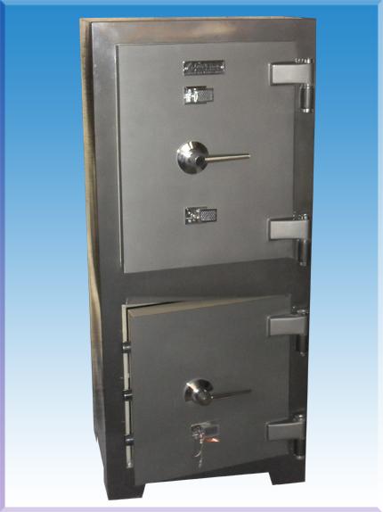 0010Z2EM ALMAN TİPİ ALT ÜSTTE ZIRHLI BETONLU KAPAK 10MM ÖZEL ÇELİK PARA KASASI 125*55*43CM 400KĞ ( 2500€ )