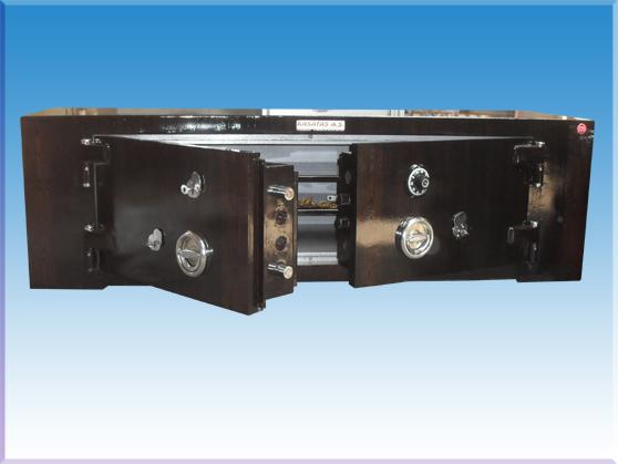 B170A4M2A  KASTAMONU BANKO TİPİ GÜMÜŞ CÜ KASASI ( 1 ADET MEKANİK ŞİFRELİ )  50*170*55CM 1500KĞ ( 2550€ )