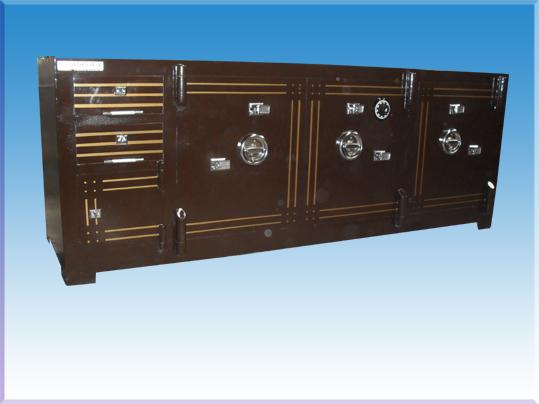 B200Ç6A1AM MARDİN KIZILTEPE TİPİ 6 ÖZEL ANAHTARLI 1 AMERİKAN MEKANİK ŞİFRELİ YÜKSEK GÜVENLİKLİ BANKO TİPİ KUYUMCU KASASI 75*200*60CM 2000KĞ ( 2.999€ )