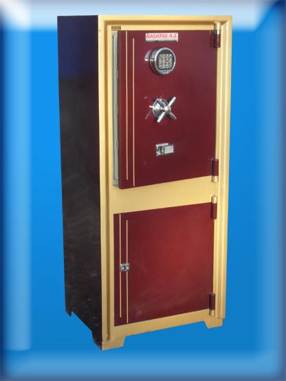 0010AE 125 LİK KASTAMONU TAŞKÖPRÜ ORMAN İŞLETME TİPİ ÇELİK PARA KASASI 125*55*45CM 250KĞ  ( 725 € )