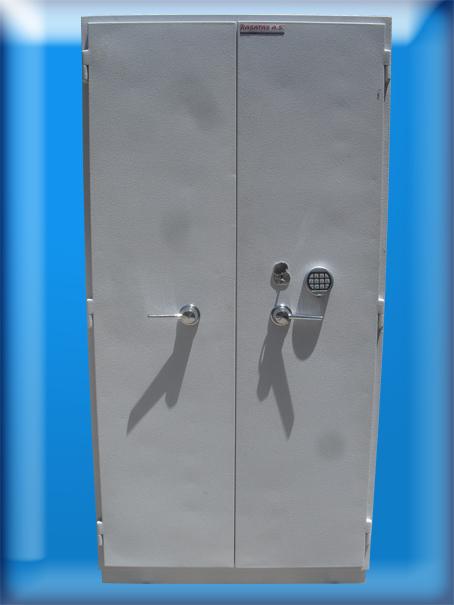 0017BTS BİTLİS EREN ÜNİVERSİTESİ TİPİ ELEKTRONİK ŞİFRELİ EVRAK DOSYA KASASI 195*100*60CM 400KĞ ( 2.997€ )