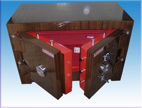 B155K2ÇZCEK SÜPER SERİ TİPİ  ZIRHLI KASA DIŞI 155*100*60CM İÇİ 55*112*35CM 2000KĞ ( 2.600€ )