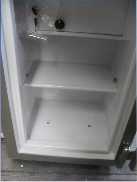 004YTF2AM OFİS TİPİ TEKKAPILI ÇELİK PARA KASASI ( MONTAJ DELİKLİ ) DIŞ 70*46*39CM İÇ 56*38*23CM 160KĞ ( 799€ )