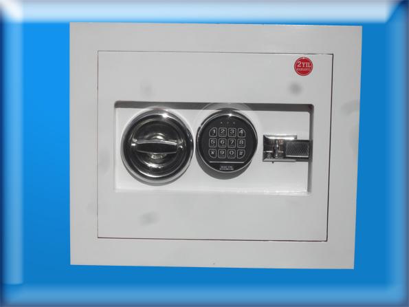 050ZEAK ANKARA TİPİ ELEKTRONİK ŞİFRELİ VE ÖZEL KULLANMA ZORUNLULUGU OLAMAYAN ÖZEL ANAHTARLI TANK ZIRHLI DUVAR KASASI 50*50*14CM 50KĞ ( 879€ )