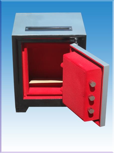 002AÖBKUMBARA DOGUŞ MARİN  KUMBARA TİPİ ÜSTEN BÜYÜK ZARFLA PARA ATMA YERLİ ÇELİK PARA KASASI ( KUMBARA DELİGİ 25*3.5CM ) 55*44*38CM 105KĞ ( 550€ )