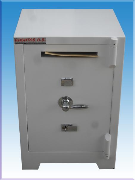 0075KÖ GAZİANTEP PARK OTEL TİPİ ÖNDEN A4 BÜYÜKLÜKTE BÜYÜK ZARF ATMA YERLİ KUMBARA KASA ZARF DELİGİ ( 3*26CM ) 75*50*44CM 200KĞ ( 750€ )