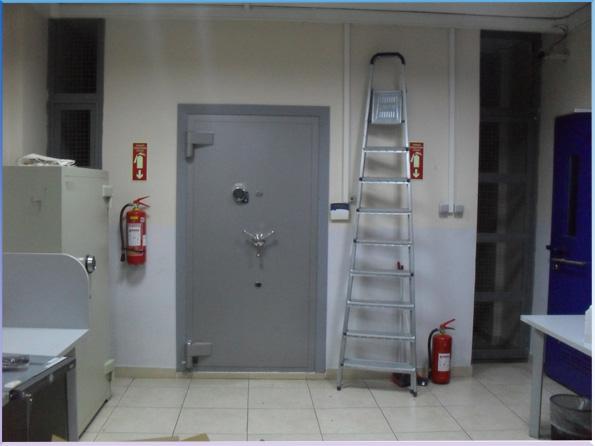 GAZİANTEP BRİNKS GÜVENLİK KAMERA SİSTEMLİ HAREKET SENSÖRLÜ ALARM SİSTEMLİ BANKA KOMPLE KASA ODA KASASI 250*225*200CM 2 TON ( 19.000€ )