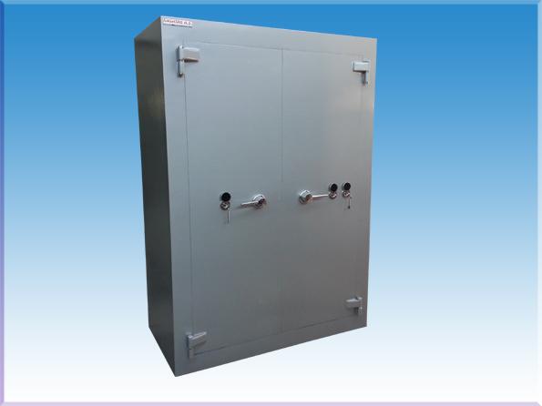 0015A3MK  ERZURUM M. BANK TİPİ TEK CİDARLI 3 ANAHTARLI 3 RAFLI İÇİNDE DOLAPLI GARDLOP TİPİ ÇELİK PARA KASASI 183*130*65CM 300KĞ ( 2860€ )