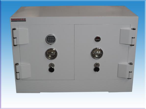 B120K2E13AKM İZMİR BANKO TİPİ  YÜKSEK GÜVENLİKLİ TANK ZIRHLI ELEKTRONİK ŞİFRELİ KUYUMCU KASASI 80*120*60CM 1TON ( 1.800€ )