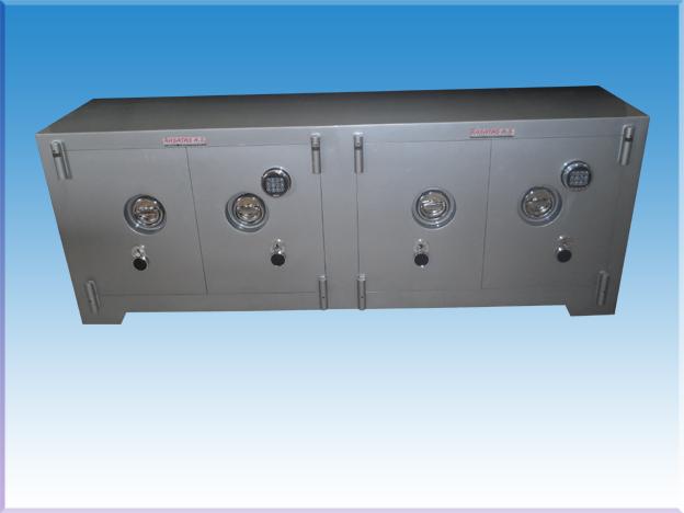 B200GÖMMEK4E2A6 ALMAN BANKO TİPİ 4 KAPAKLI GÖMME KOLLU OKSİJEN KESMEYE VE MATKAPLA DELMEYE KARŞI YÜKSEK GÜVENLİKLİ KUYUMCU KASASI 80*200*52CM 1900KĞ ( 2.999€ )