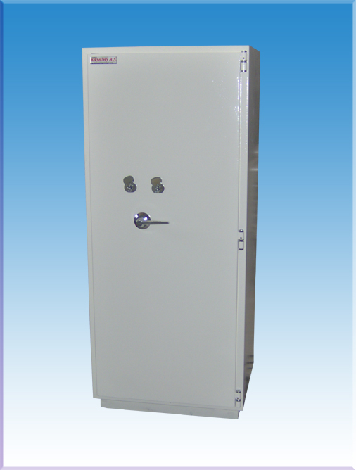 00150A SİLAHÇI TİPİ 400 DERECEYE 1 SAAT DAYANIKLI SİLAH KASASI ( 10 MP5 TÜFEKLİK VE 2 ADET AV TÜFEGİ KAPASİTELİ ) DIŞ 150*60*55CM İÇ 123*47*45CM 260LT 240Kg ( 1499€ )