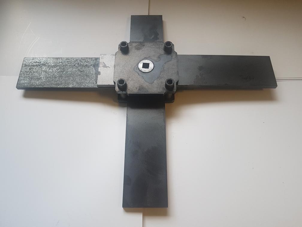 4 YÖNLÜ 11*11CM 8 MM ORTASI 12 LİK 4 KÖŞE ÖZEL KUYUMCU KASASI MONTESİ ( 149€ )+KDV