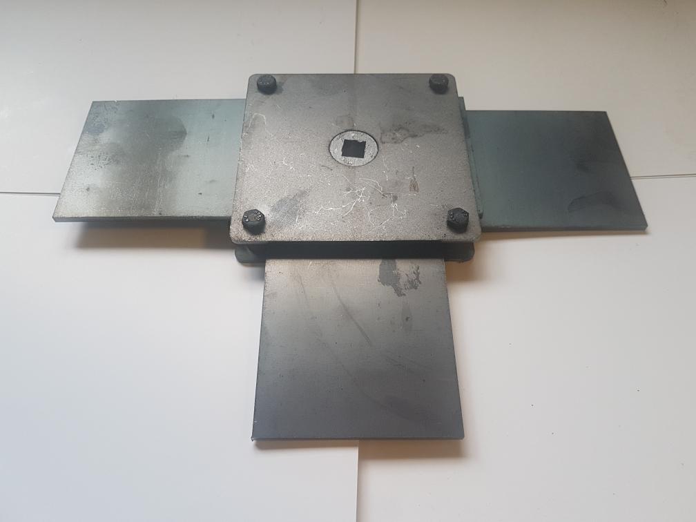 3 YÖNLÜ 12*12CM 4 MM ORTASI 12 LİK 4 KÖŞE ÖZEL KUYUMCU KASASI MONTESİ ( 99€ )+KDV