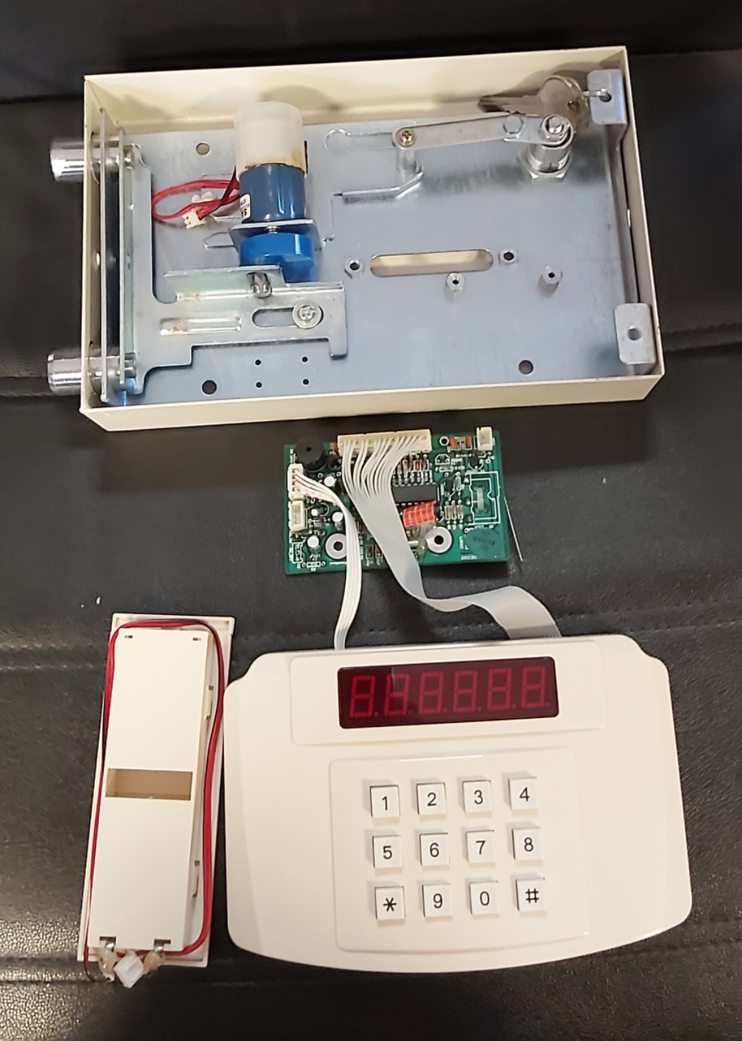 OTEL ODA KASASI KREM RENK ELEKTRONİK ŞİFRESİ ( 199€ )+KDV