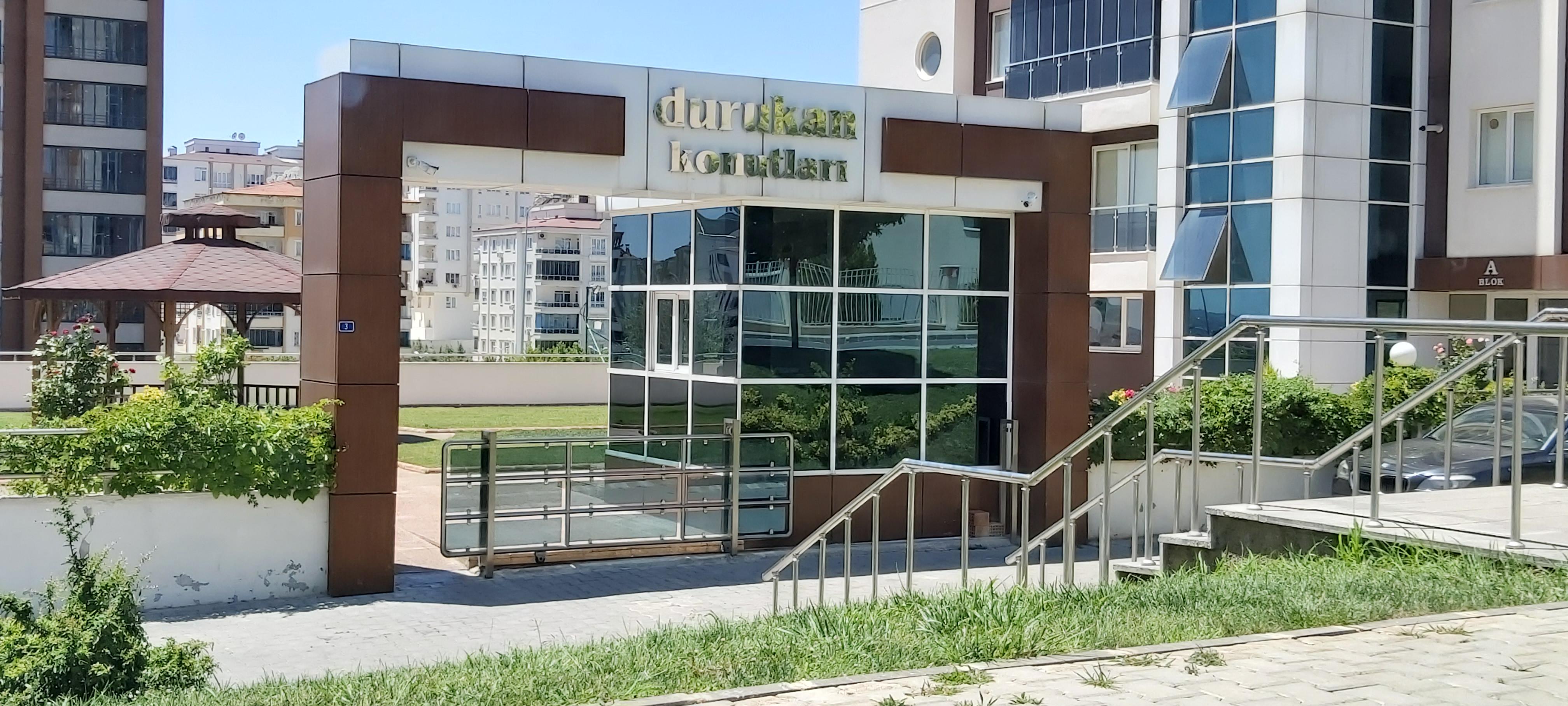 BİNA ÇEVRE DÜZENLEME 1 ÇİTİ VE 1 GİRİŞ KAPISI ( 9999€ )+KDV