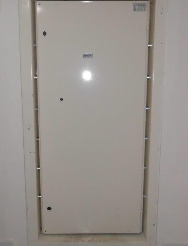 SEVİYE 4 SAĞ KAPI BÜYÜK ELÇİLİK VE BAŞ KONSOLOSLUK EVRAK ODASI KAPISI ( 4.999€ )