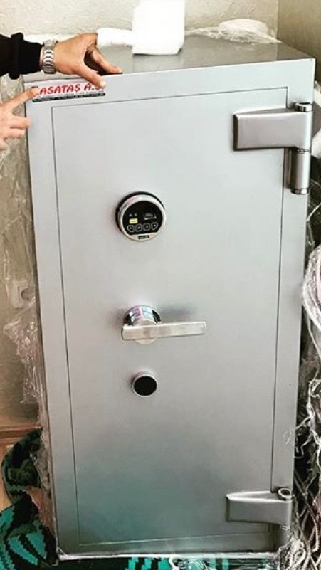 0010PEFATİ2AZE OFİS TİPİ GÜVENLİKLİ ZIRHLI ÇELİK PARA KASASI 120*56*56CM 500KĞ ( 2599€ )