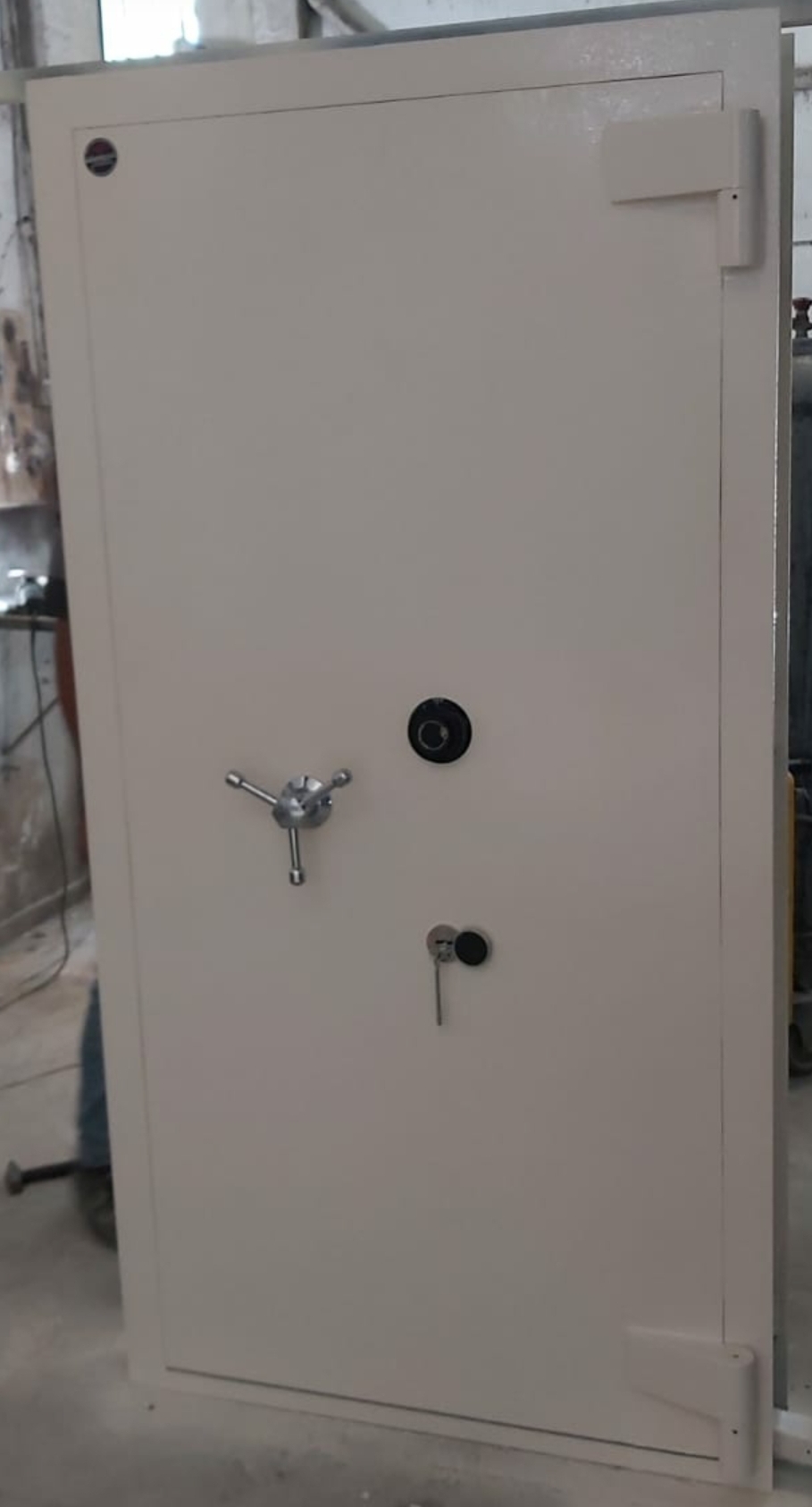 ANKARA DIŞ İŞLERİ TİPİ KASA ODA KAPISI DIŞ 205,4*106,3*20CM İÇ 190*90*20CM 400KĞ ( 2999€ )