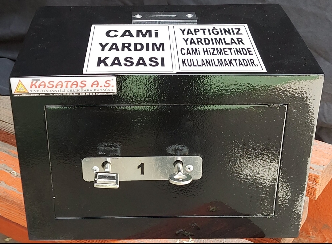 020TRENKUMBARA CAMİ İÇİN HOCA VE MÜEZZİNDEKİ 2 ANAHTAR BİR ARAYA GELMEDEN AÇILMAYAN MODELDE YAZILI YARDIM ÇELİK PARA KASASI 20*30*20CM 6KĞ ( 99€ )